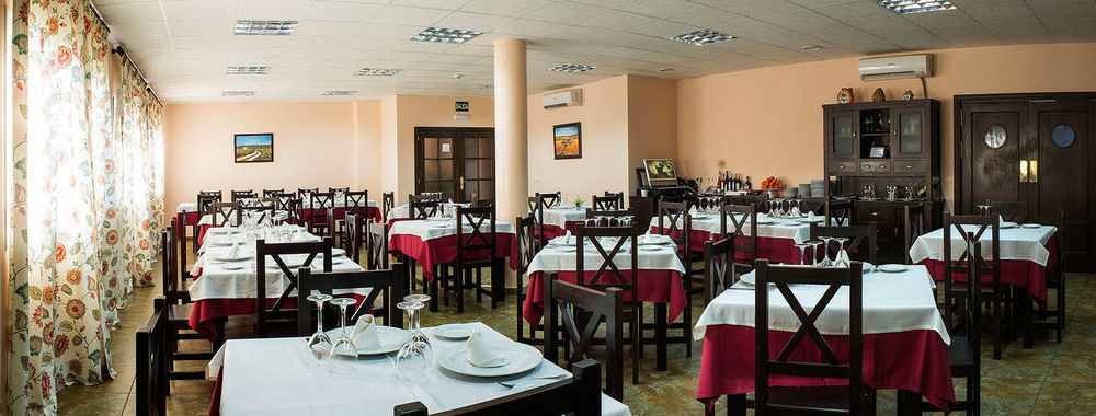 Hotel Restaurante Sostenible La Laguna Brozas Extérieur photo
