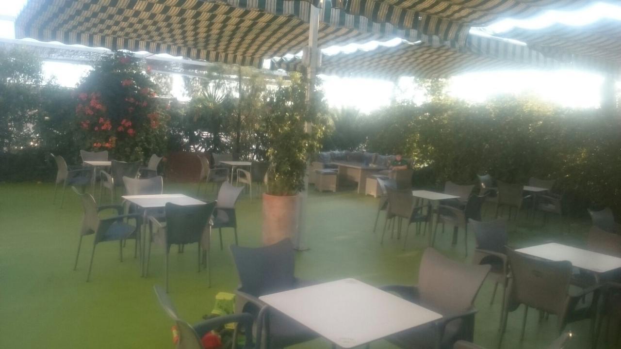 Hotel Restaurante Sostenible La Laguna Brozas Extérieur photo