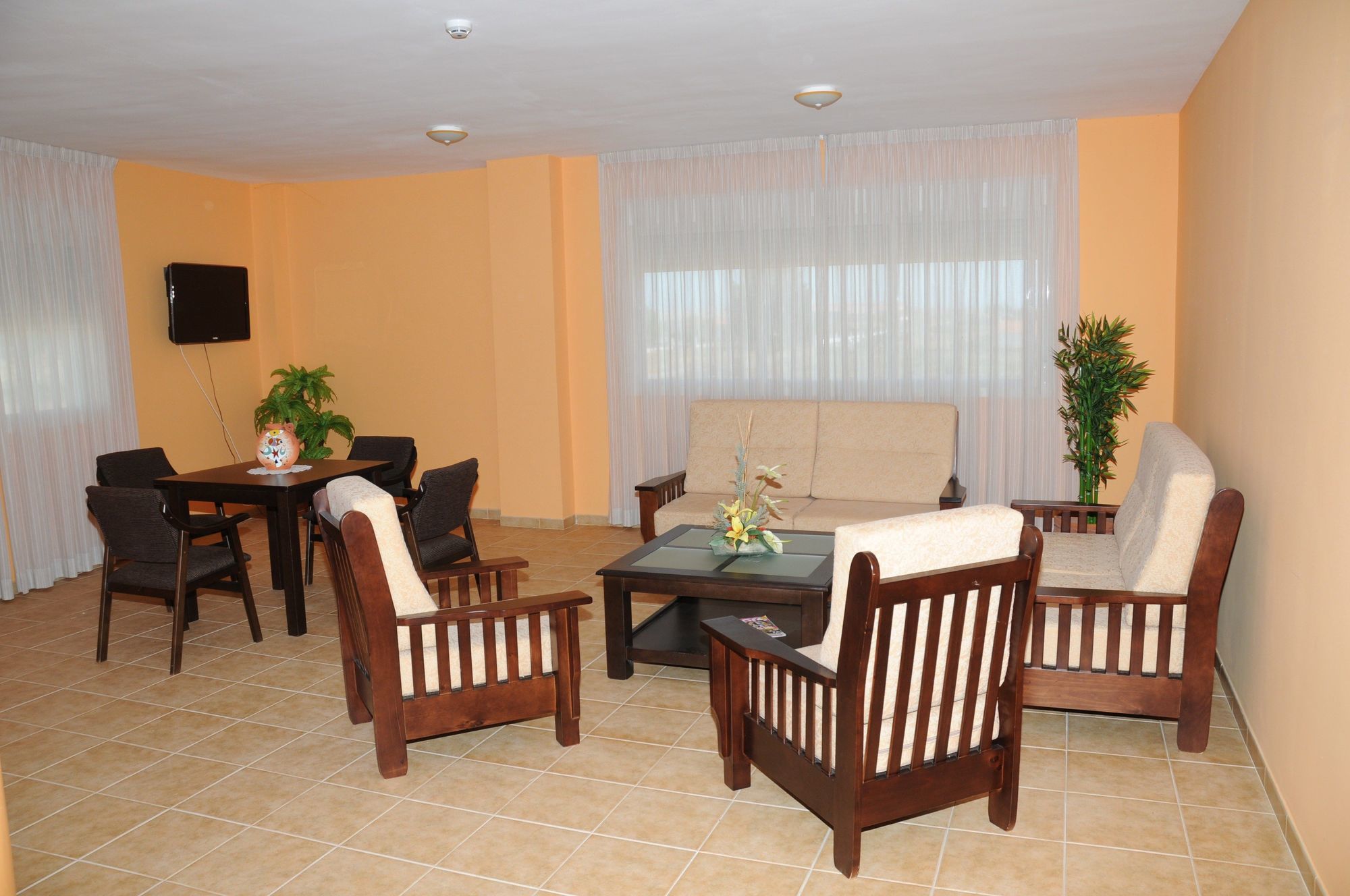 Hotel Restaurante Sostenible La Laguna Brozas Extérieur photo
